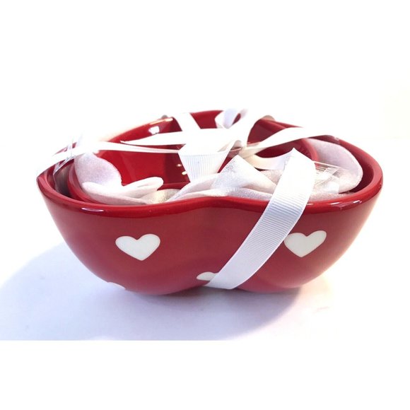 Terramoto Ceramic 3-Piece Heart-Shaped Bowl Dish Set Valentine's Day Gift - Picture 4 of 8